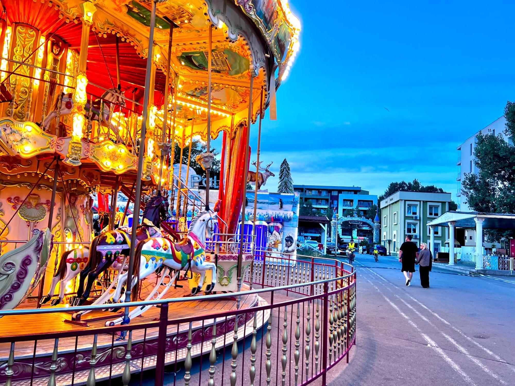 Coralia Luna Park Apartments ママイア エクステリア 写真